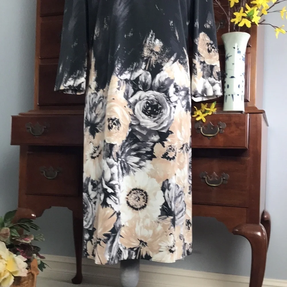 St. John Collection Floral Silk Dress Black Cream Golden Size 12 - Picture 12 of 16
